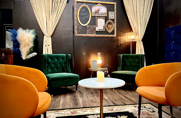 A Virtual Decor Retro Themed Event Venue Lounge & Speakeasy in